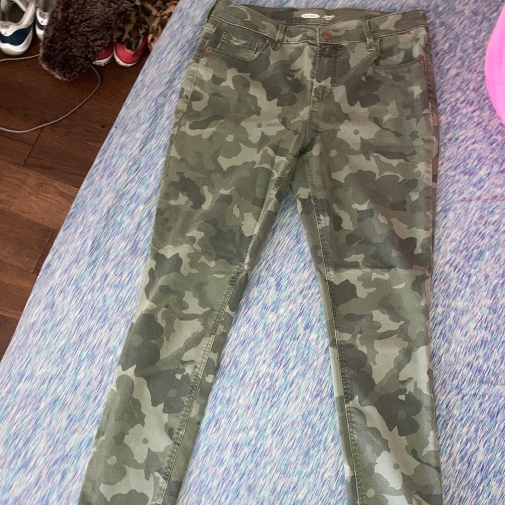 Camo skinny jeans